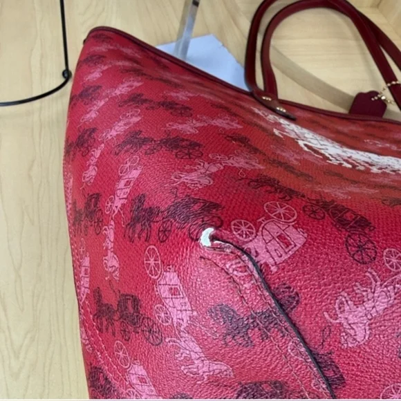 COACH- Reversible City ToteWith Horse and Carriage Print - Picture 8 of 11